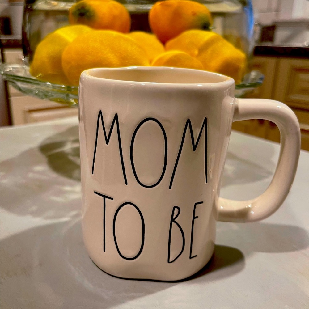 Two RAE DUN mom to be cups